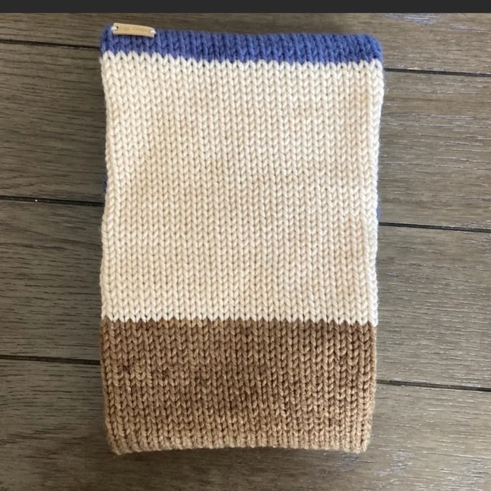 𝅺adult Knit Hats and Scarf Bundle - Picture 5 of 6